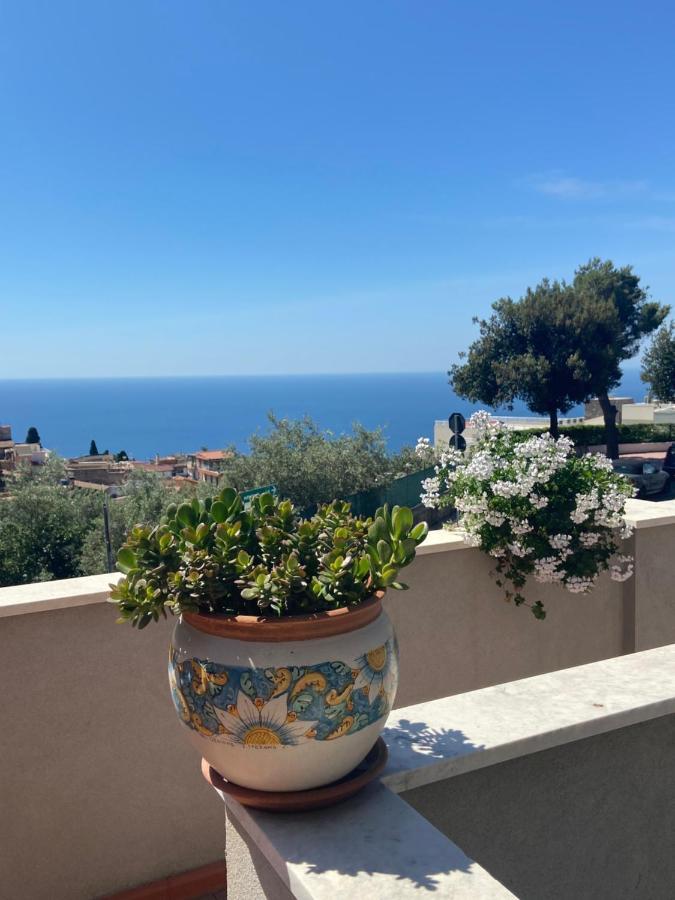 Villa Centaurea Apartment With Private Parking Taormina Buitenkant foto